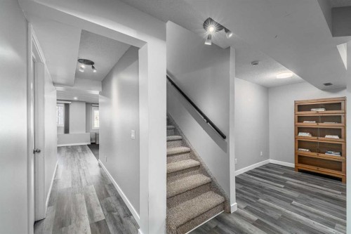 724 Luxstone Landing Sw, Airdrie, AB - Indoor Photo Showing Bathroom
