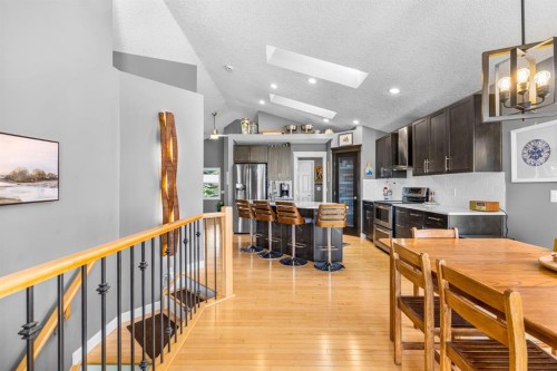 91 Evanspark Terrace Nw, Calgary, AB - Indoor Photo Showing Dining Room