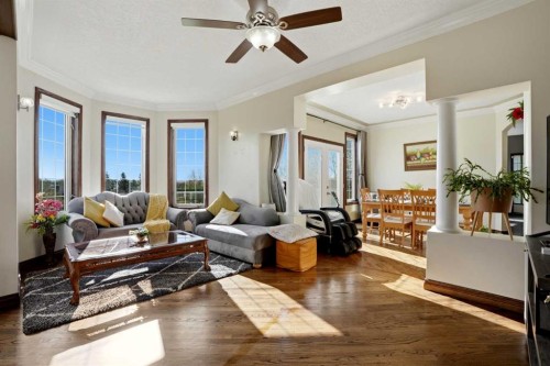 263089 Range Road 293, Rural Rocky View County, AB - Indoor Photo Showing Living Room