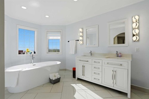 263089 Range Road 293, Rural Rocky View County, AB - Indoor Photo Showing Bathroom