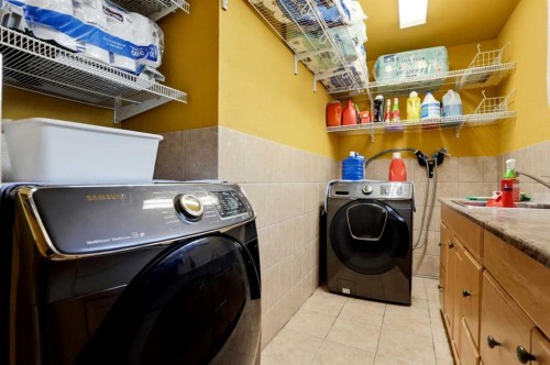 263089 Range Road 293, Rural Rocky View County, AB - Indoor Photo Showing Laundry Room