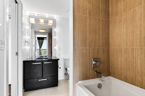 2010-225 11 Avenue Se, Calgary, AB - Indoor Photo Showing Bathroom