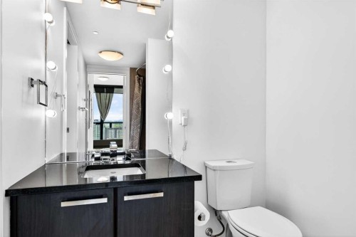 2010-225 11 Avenue Se, Calgary, AB - Indoor Photo Showing Bathroom