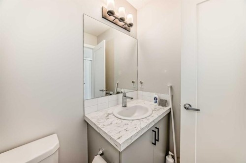 102 Tuscany Summit Square Nw, Calgary, AB - Indoor Photo Showing Bathroom