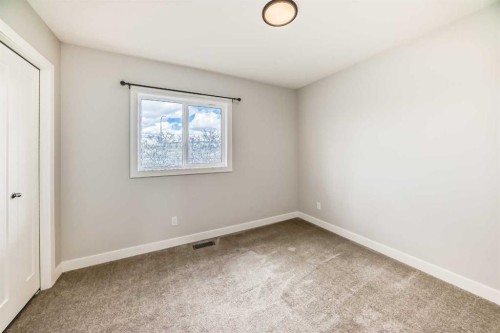 102 Tuscany Summit Square Nw, Calgary, AB - Indoor Photo Showing Other Room