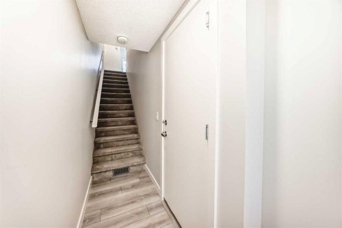 102 Tuscany Summit Square Nw, Calgary, AB - Indoor Photo Showing Other Room