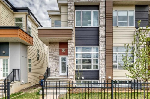 407-1530 Bayside Avenue SW Airdrie, AB T4B 4B5