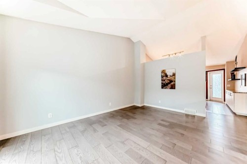 19 Sunlake Gardens Se, Calgary, AB - Indoor Photo Showing Other Room