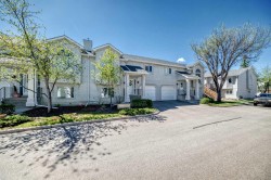 19 Sunlake Gardens SE Calgary, AB T2X 3G4