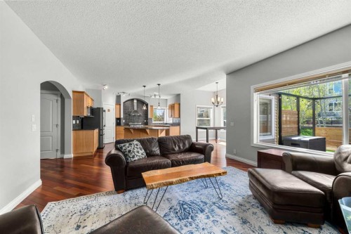 117 Westmount Road, Okotoks, AB - Indoor Photo Showing Living Room