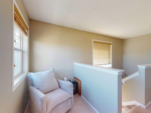 113 Evansford Circle Nw, Calgary, AB - Indoor Photo Showing Other Room