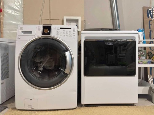 113 Evansford Circle Nw, Calgary, AB - Indoor Photo Showing Laundry Room