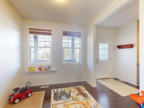 113 Evansford Circle Nw, Calgary, AB - Indoor Photo Showing Other Room