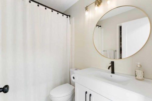 89 Tuscany Springs Heights Nw, Calgary, AB - Indoor Photo Showing Bathroom