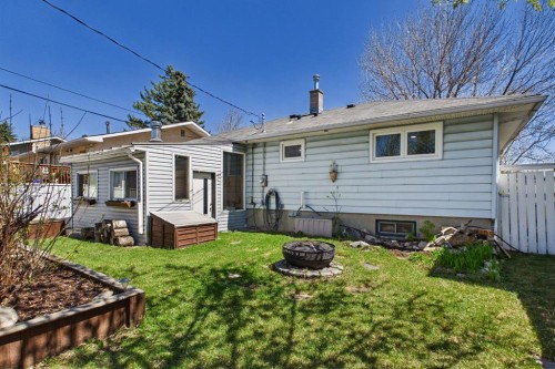 7411 21 Se, Calgary, AB - Outdoor