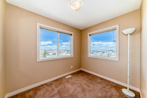 22 Everhollow Rise Sw, Calgary, AB - Indoor Photo Showing Other Room