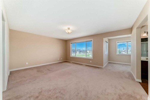 22 Everhollow Rise Sw, Calgary, AB - Indoor Photo Showing Other Room