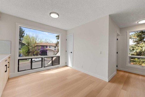 32-99 Midpark Gardens Se, Calgary, AB - Indoor Photo Showing Other Room