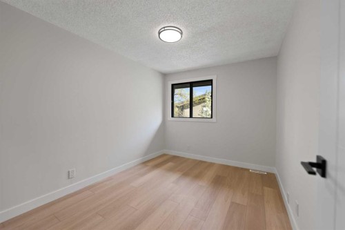32-99 Midpark Gardens Se, Calgary, AB - Indoor Photo Showing Other Room
