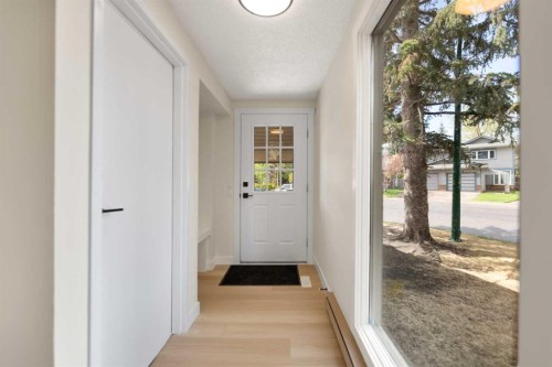 32-99 Midpark Gardens Se, Calgary, AB - Indoor Photo Showing Other Room