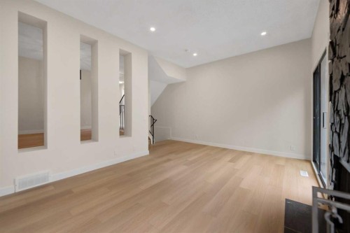 32-99 Midpark Gardens Se, Calgary, AB - Indoor Photo Showing Other Room