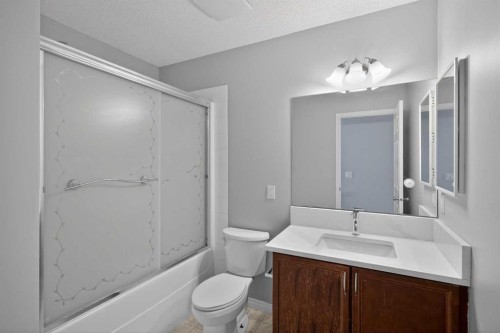 124 Everglen Way Sw, Calgary, AB - Indoor Photo Showing Bathroom