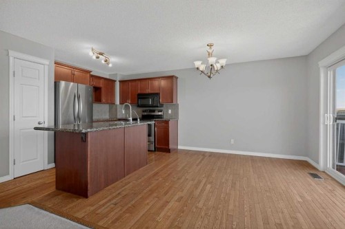 124 Everglen Way Sw, Calgary, AB - Indoor Photo Showing Kitchen