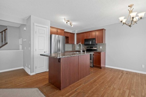 124 Everglen Way Sw, Calgary, AB - Indoor Photo Showing Kitchen