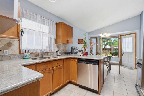 866 Applewood Drive Se, Calgary, AB 