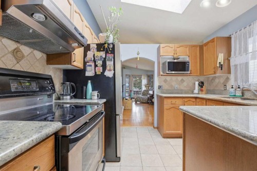 866 Applewood Drive Se, Calgary, AB 