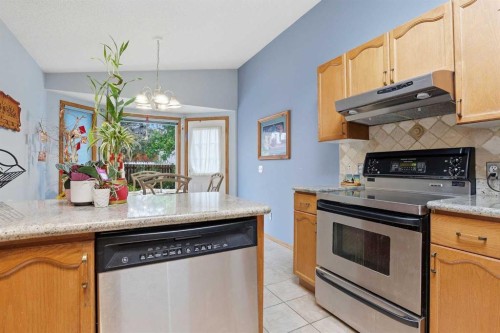 866 Applewood Drive Se, Calgary, AB 