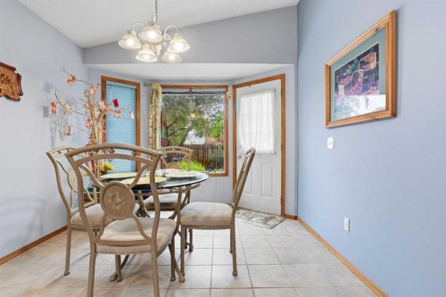 866 Applewood Drive Se, Calgary, AB 