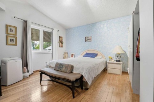 866 Applewood Drive Se, Calgary, AB 