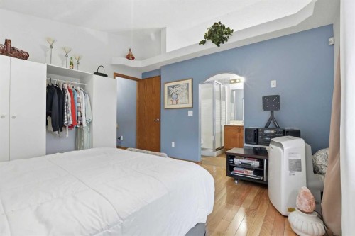 866 Applewood Drive Se, Calgary, AB 