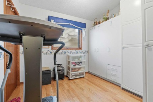 866 Applewood Drive Se, Calgary, AB 