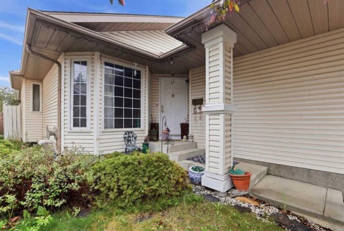 866 Applewood Drive Se, Calgary, AB 