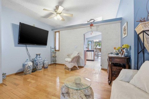 866 Applewood Drive Se, Calgary, AB 