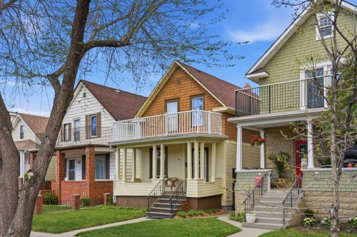 816 3 Avenue Nw, Calgary, AB - Outdoor With Facade