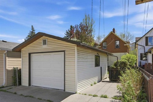 816 3 Avenue Nw, Calgary, AB - Outdoor With Exterior