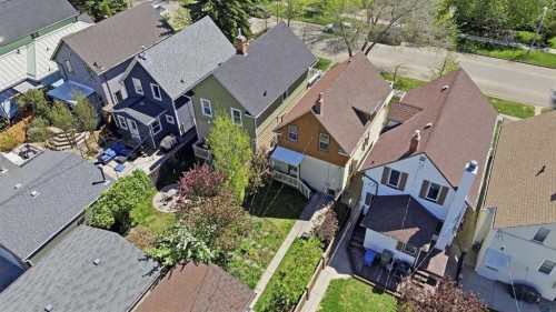 816 3 Avenue Nw, Calgary, AB - Outdoor