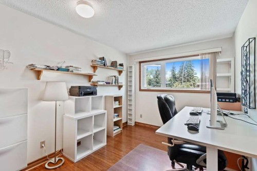 652 Dalmeny Hill Nw, Calgary, AB - Indoor Photo Showing Other Room