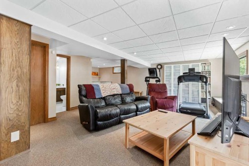 652 Dalmeny Hill Nw, Calgary, AB - Indoor