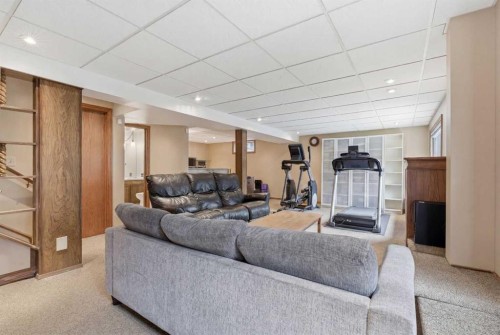 652 Dalmeny Hill Nw, Calgary, AB - Indoor