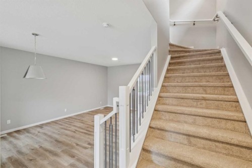 75 Hotchkiss Way Se, Calgary, AB - Indoor Photo Showing Other Room