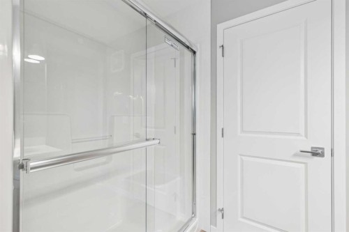 75 Hotchkiss Way Se, Calgary, AB - Indoor Photo Showing Bathroom