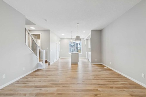 75 Hotchkiss Way Se, Calgary, AB - Indoor Photo Showing Other Room
