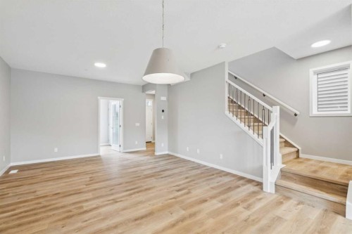 75 Hotchkiss Way Se, Calgary, AB - Indoor Photo Showing Other Room