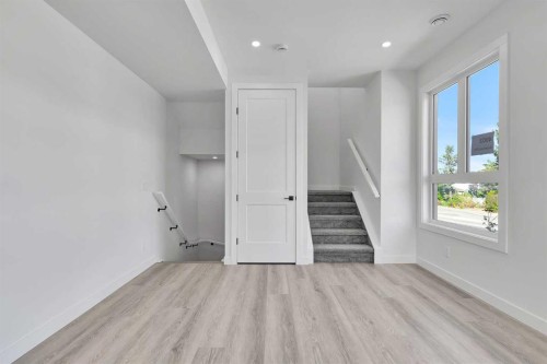 4903 Bowness Road Nw, Calgary, AB - Indoor Photo Showing Other Room