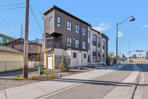 4903 Bowness Road Nw, Calgary, AB - Outdoor