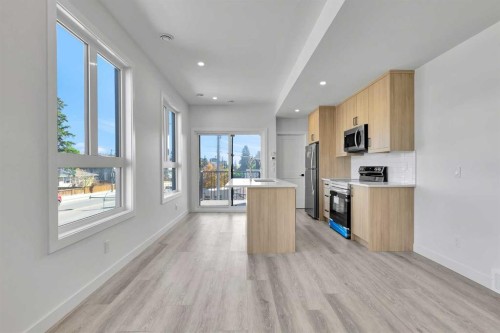 4903 Bowness Road Nw, Calgary, AB - Indoor Photo Showing Kitchen